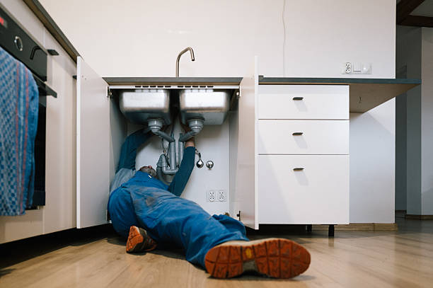 Professional Leak Detection technician working in Pottersville, MO